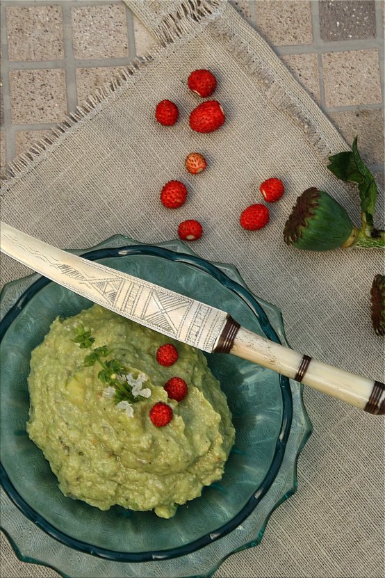 Crema al Cetriolo Avocadocreme mit Gurken (Bildquelle: Living and Green)