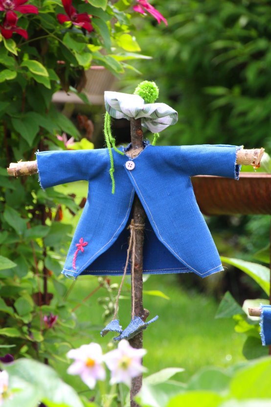 It's fun *Mini-Vogelscheuchen-DIY* Vogelscheuche DIY Anleitung (Bildquelle: Living & Green)