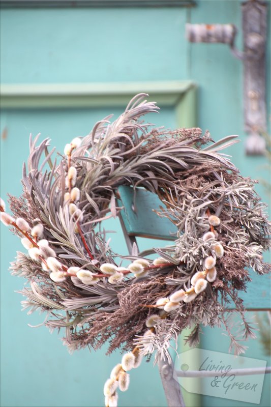 Vom Gartenschnitt zur Frühjahrsdeko - Frühlingskranz aus Lavendel