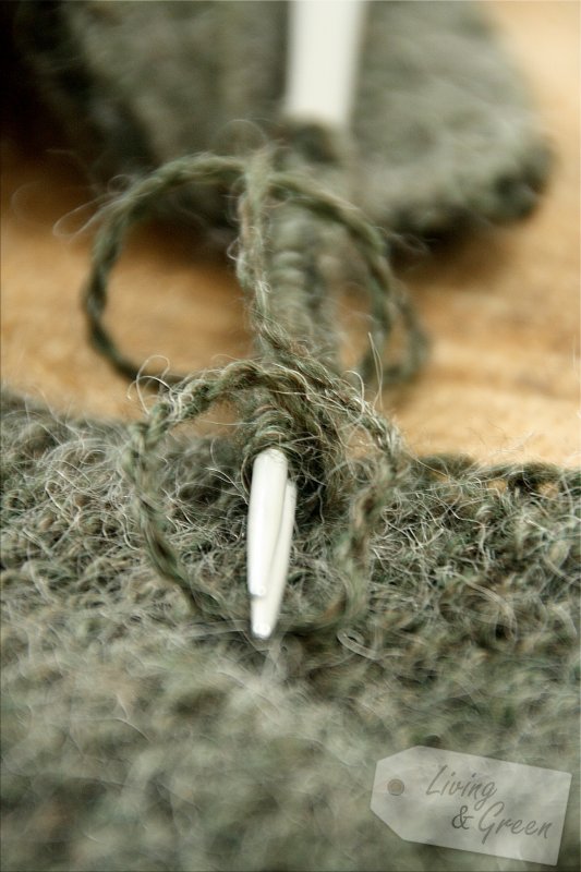 Kleider für die Elfen *DIY* - Anleitung gestrickte Kleidergirlande