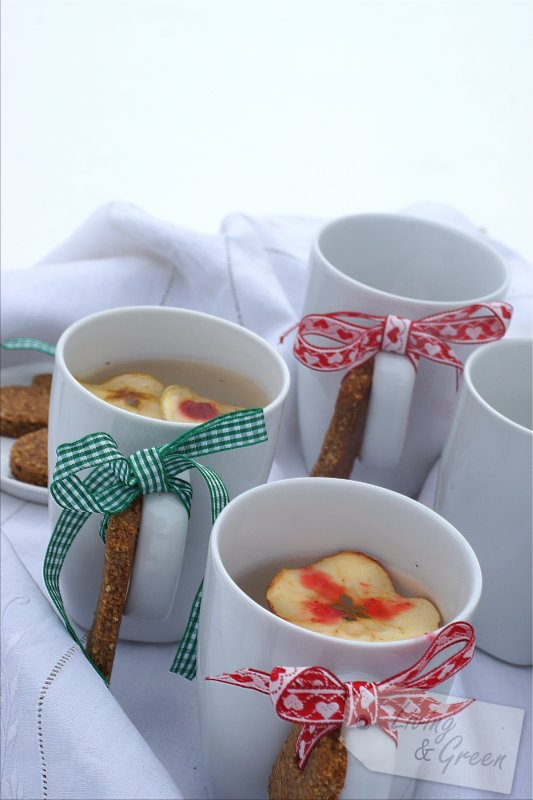 Hallo Garten! It's Tea Time! - Apfelschalentee mit Lebkuchen Rezept