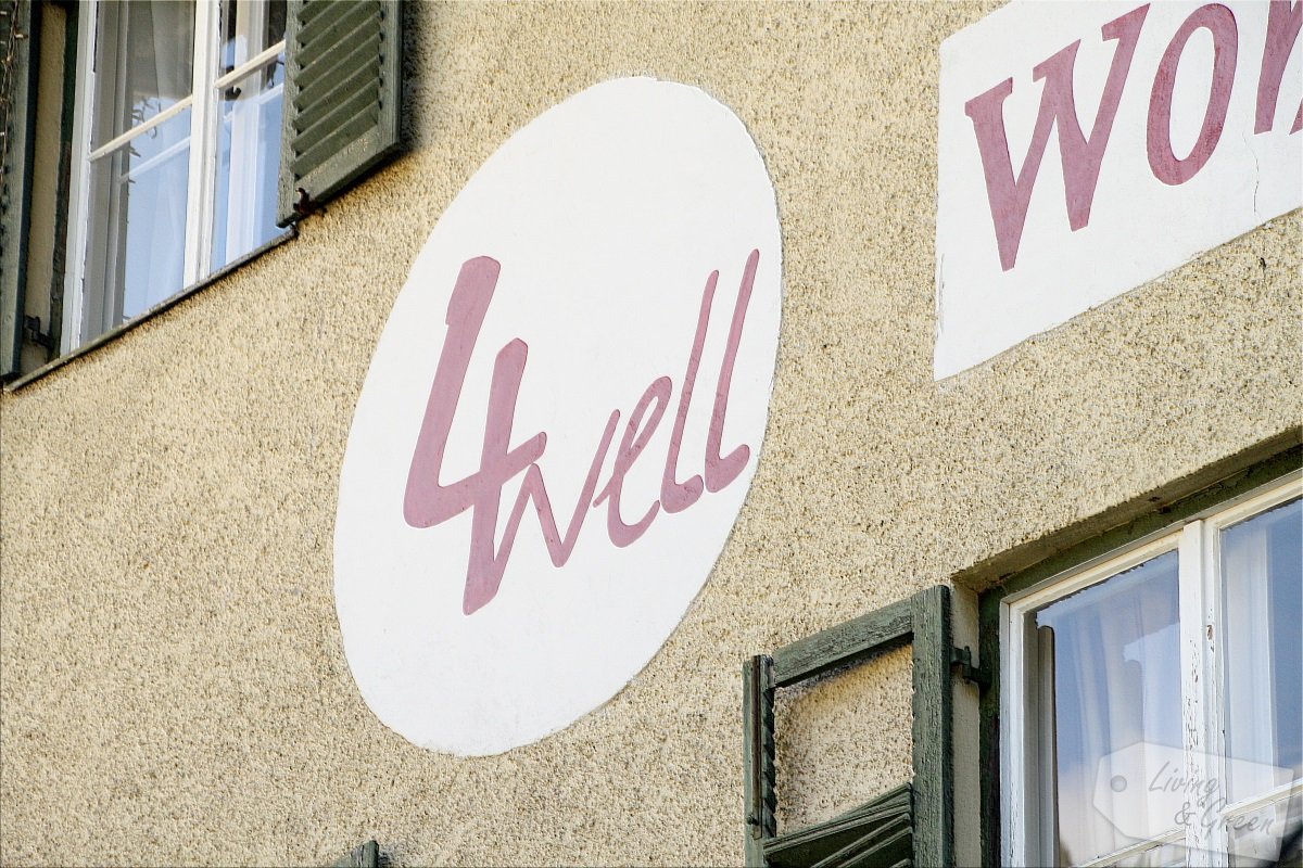 4well - wohnen leben genießen - 4well Schriftzug