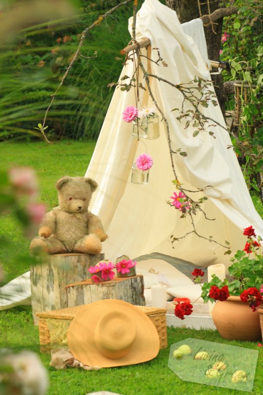 Hough *Zeltlager für Stadtindianer* - Picknick im Indianerzelt